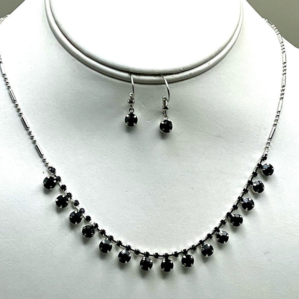 Elegant Silver Necklace and Earring Set